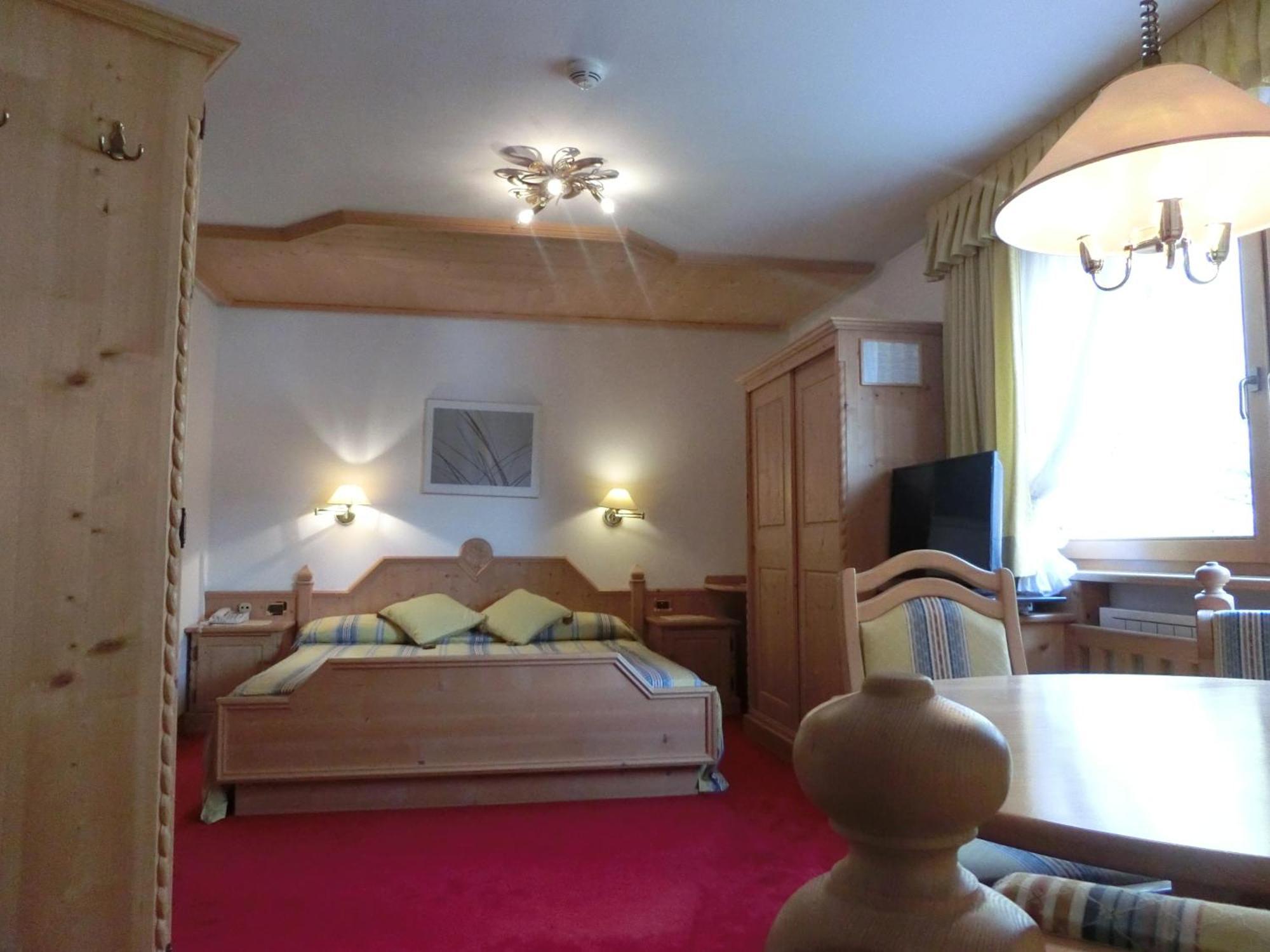 Aparthotel Garni Criss Colfosco Exterior foto