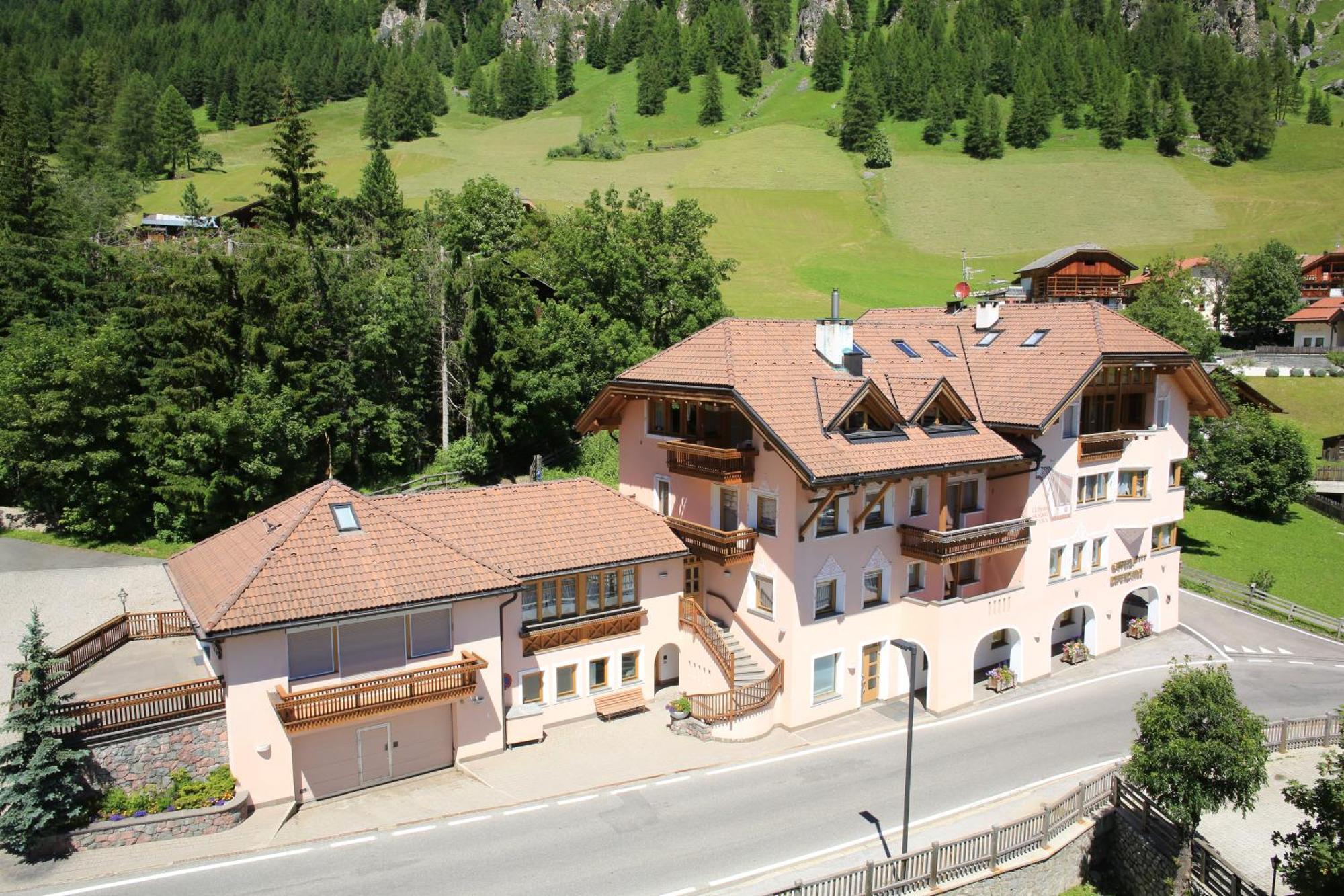 Aparthotel Garni Criss Colfosco Exterior foto