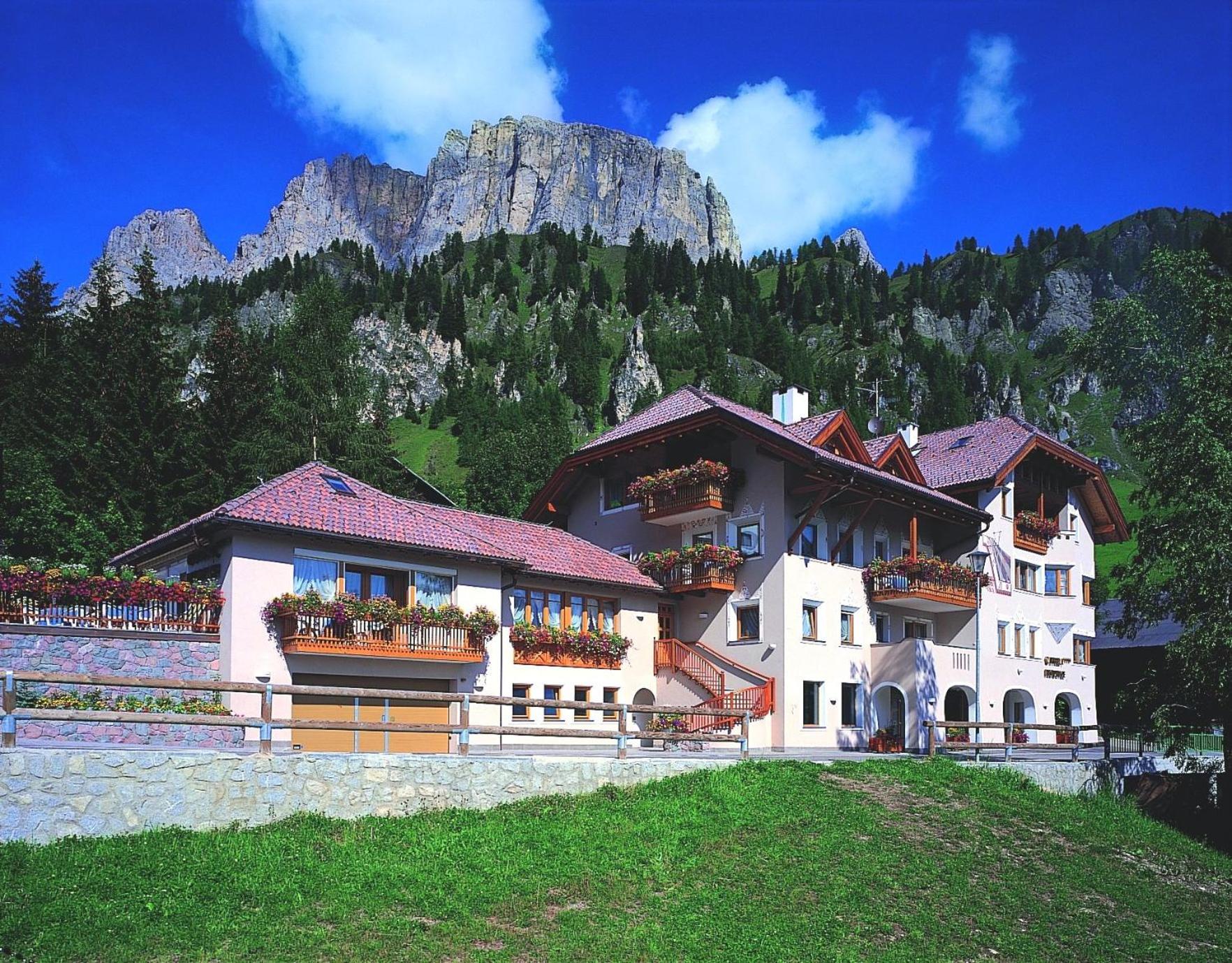 Aparthotel Garni Criss Colfosco Exterior foto